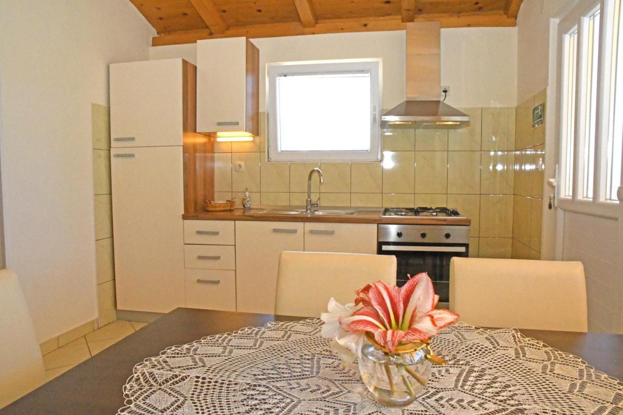 Apartment II Radisic Beautiful View Vis Exteriér fotografie